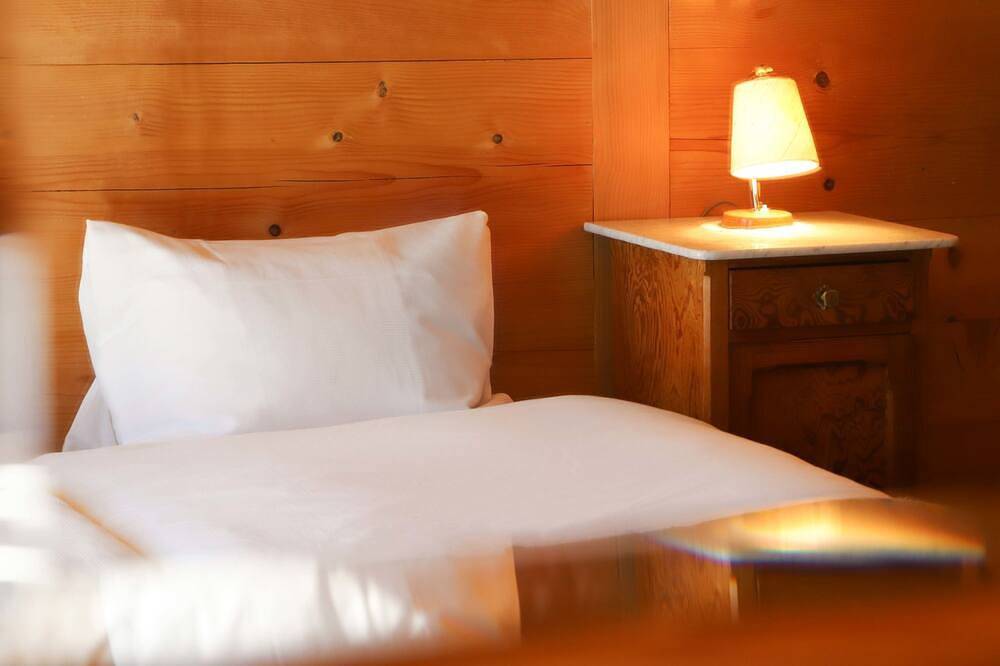 Ganze Wohnung, Chalet Ahorni in Saanenmöser, Saanen