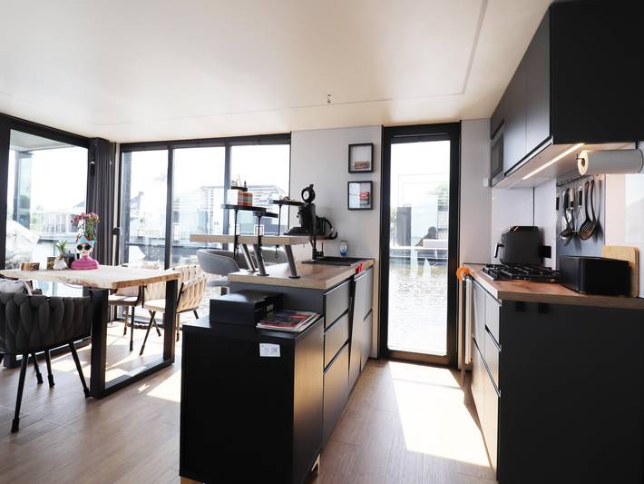 Hausboot mit Sauna und fantastischer Aussicht in Friesland