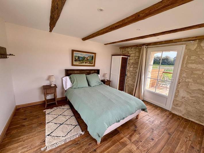 Location de vacances pour 2 personnes, avec vue ainsi que jardin et balcon à Fourques - 3