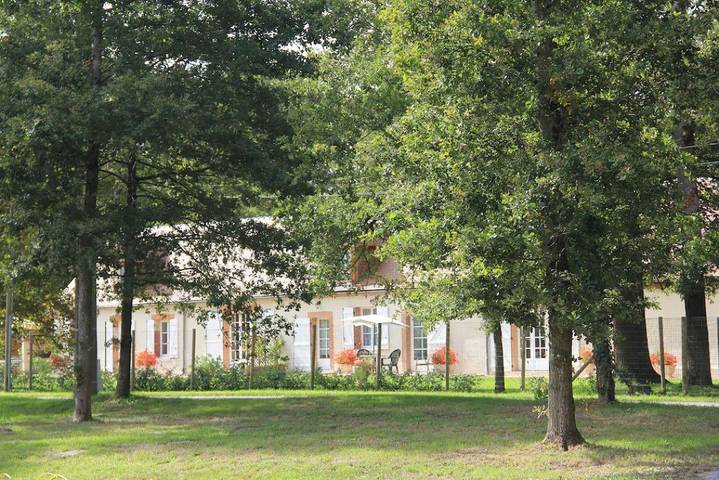 Gîte pour 6 personnes, avec terrasse et jardin