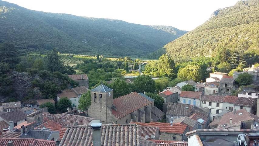 Location de vacances pour 5 personnes, avec Terrasse ainsi que Jardin et Vue à Cabrespine