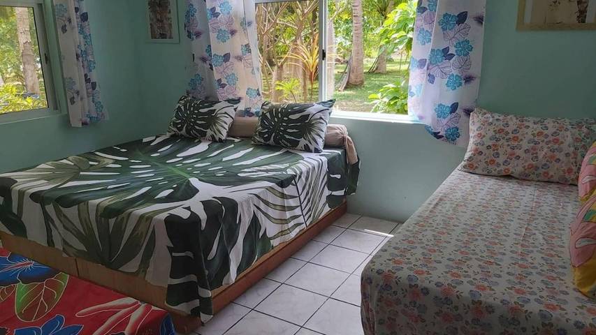 Location de vacances pour 3 personnes, avec jardin ainsi que vue et terrasse dans Maupiti - 2