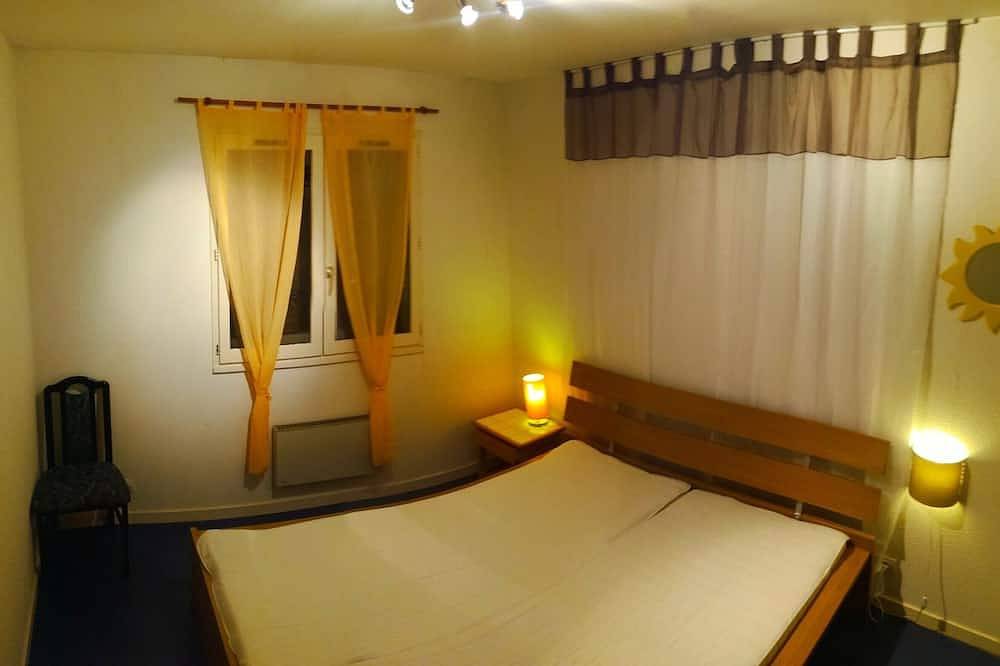 Great location on the lake near the Atlantic, 4 bedrooms, with huge sun garden in Biscarrosse, Côte d’Argent