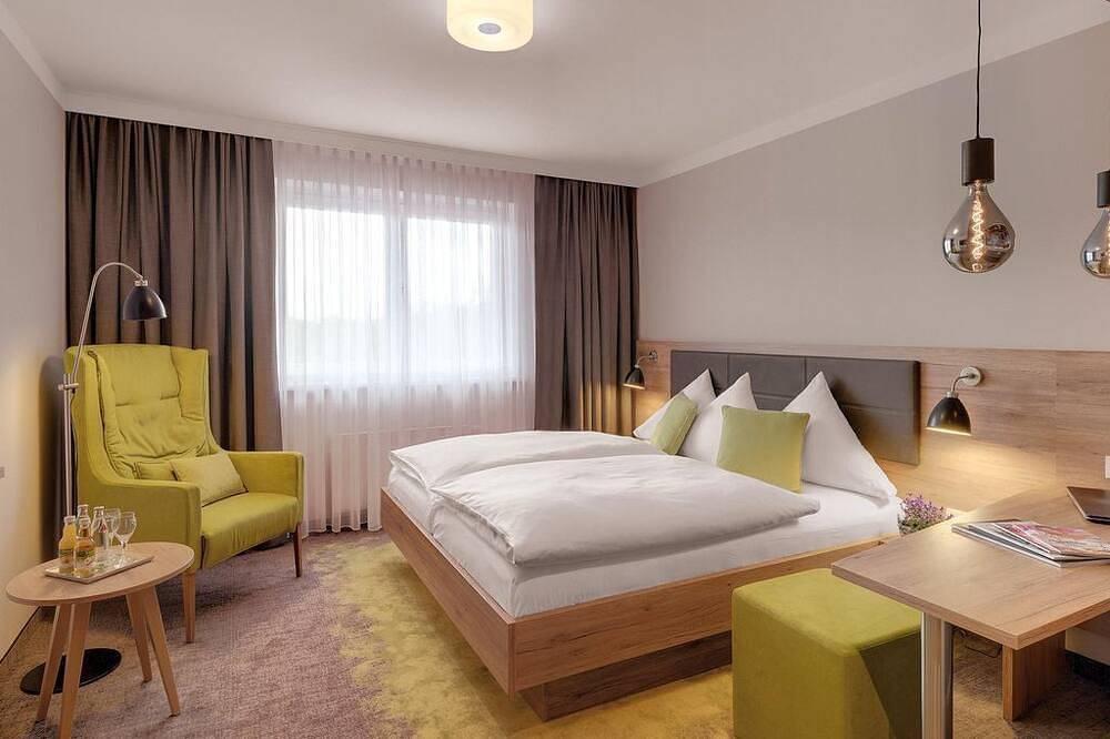 Frenchbed-Zimmer - Pfalzhotel Asselheim in Grünstadt, Saar-Nahe-Bergland