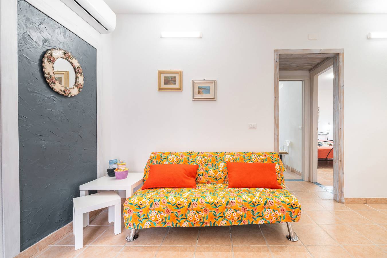 Casa vacanze 'Diego' con vista sulle montagne, terrazza privata e aria condizionata in Olia Speciosa, Cagliari e Dintorni