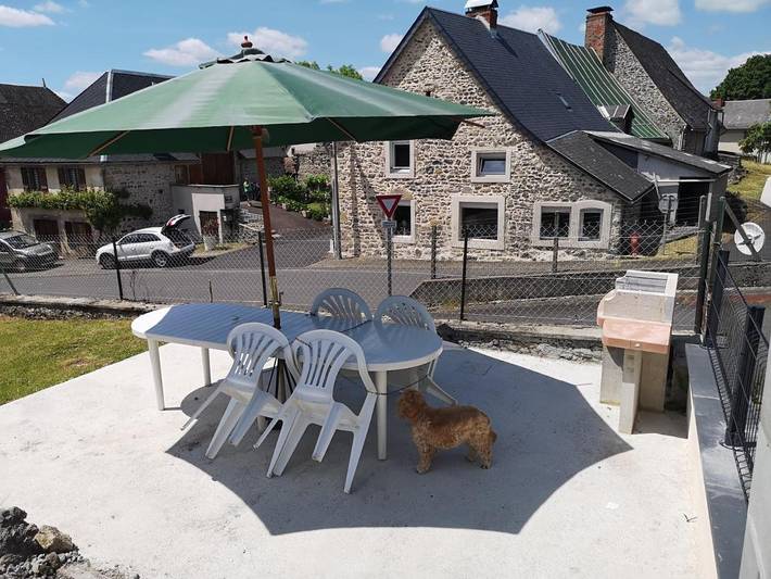 Location de vacances pour 12 personnes, avec jardin, animaux acceptés à Messeix - 2