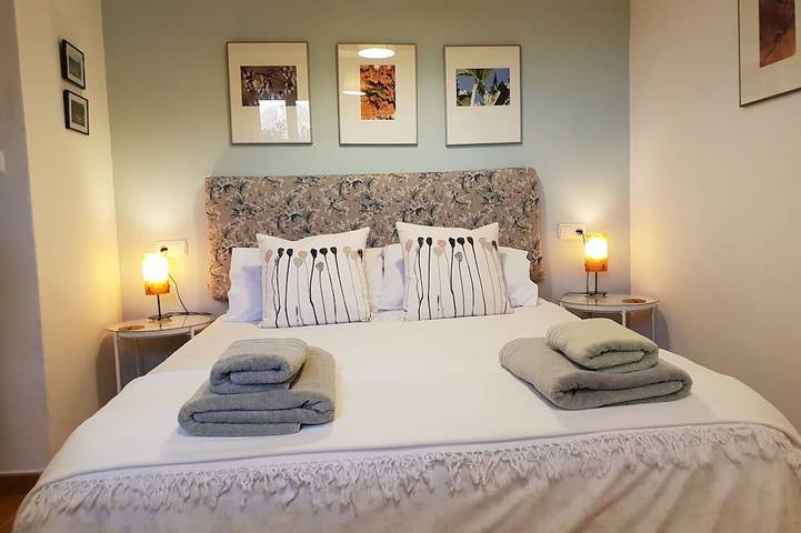 Apartamento con jardín en el corazón del campo, cerca de pueblos locales. in Pórtugos, Cordillera Penibética