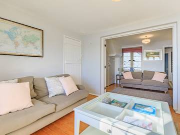 Holiday Rental for 9 People in Lyme Regis, Jurassic Coast, Photo 4