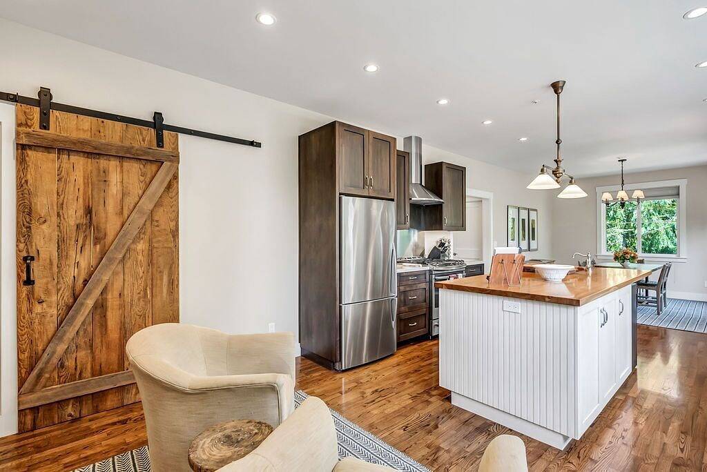 Creekside Cottage ~ Gorgeous cottage just 3 blocks from the Historic Sonoma Plaz in Sonoma, California North Coast