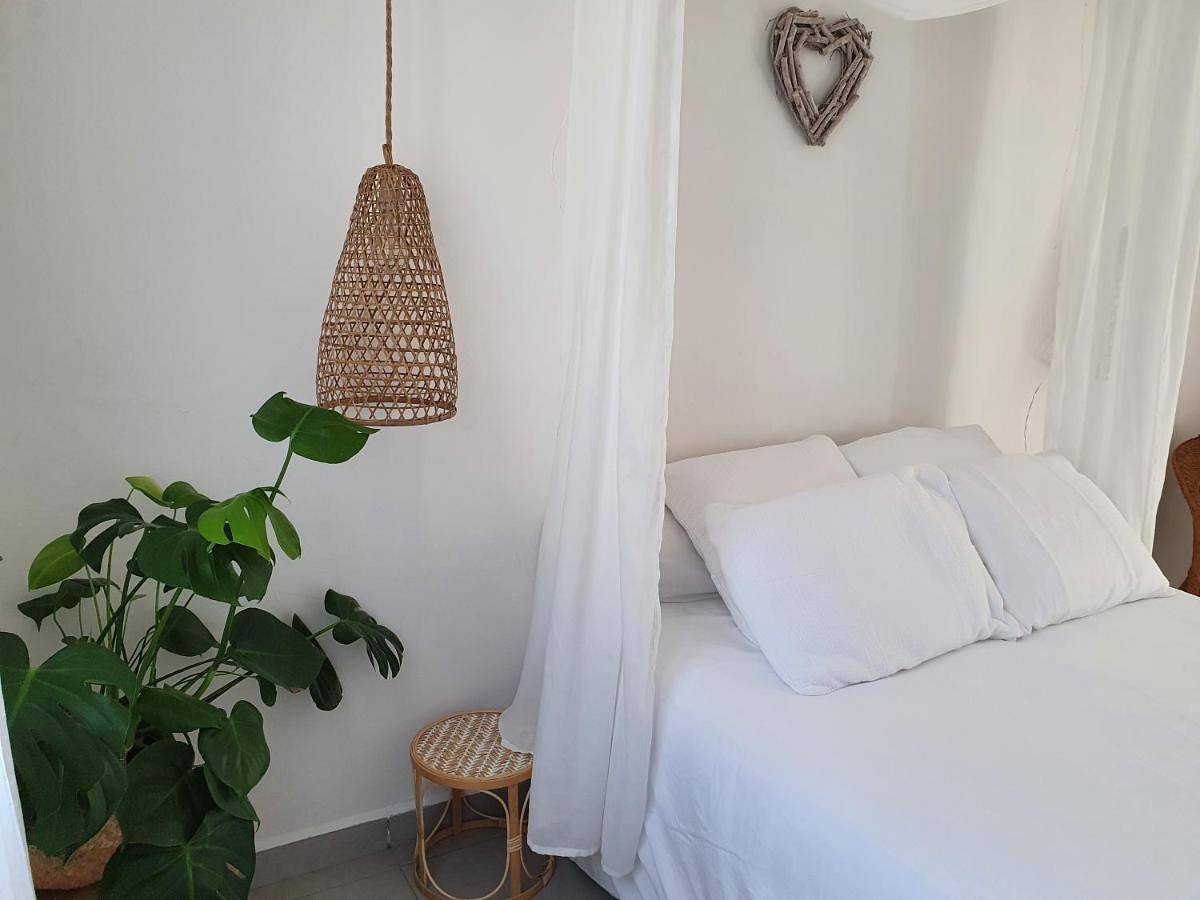 Appartement entier, Two-Bedroom Apartment in Solliès-Toucas, Côte méditerranéenne (France)