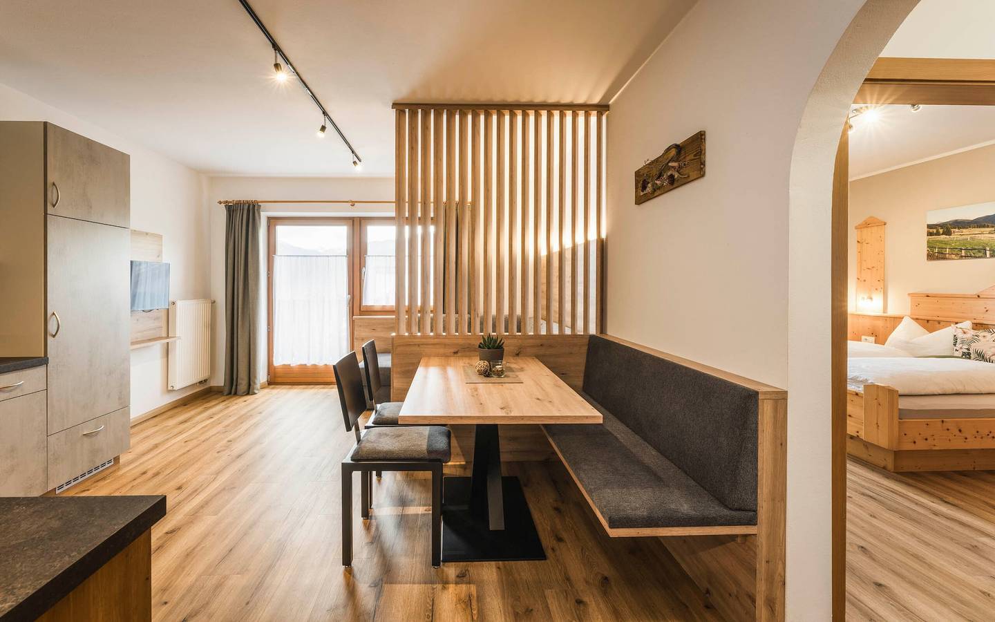 Ganze Wohnung, Ferienwohnung 'Dorfblick' mit Bergblick, Gemeinschaftsgarten und Wlan in Gifen, Rodeneck