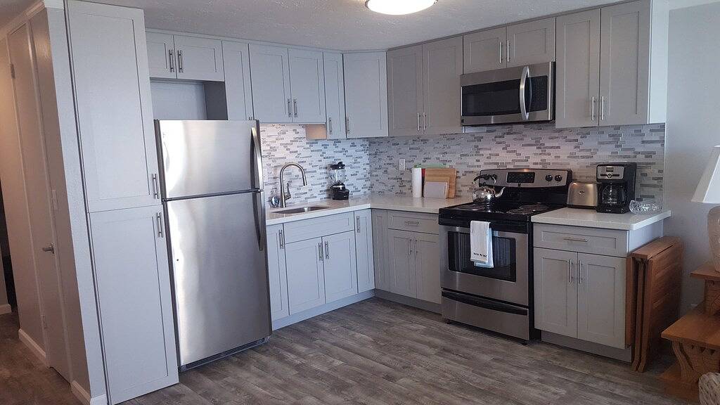 Ganze Wohnung, Condo am Strand bei Pat's in Punaluu. Neue Renovierung! Atemberaubende Aussicht auf das Meer! in Punaluu, Oahu