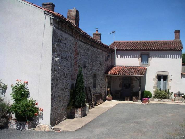 Maison d’hôte pour 2 personnes, avec terrasse ainsi que jardin et vue, animaux acceptés