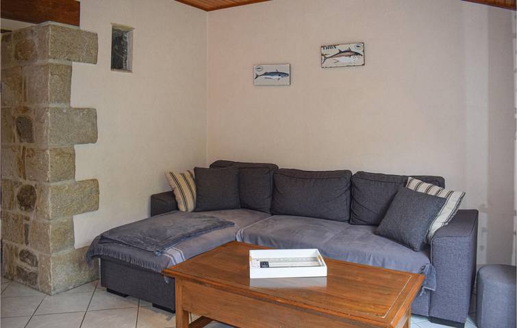 Appartement de 120m² avec TV, Congélateur, Jardin et WiFi - 2.5km de Lanmodez in Pleubian, Côte de Granit Rose