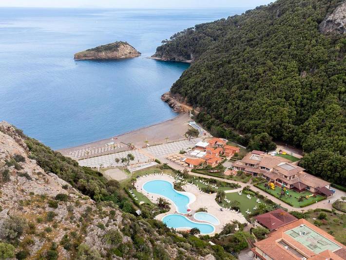 Hôtel pour 2 personnes, avec Jacuzzi et Jardin ainsi que Bassin pour enfant et Piscine dans Ortano