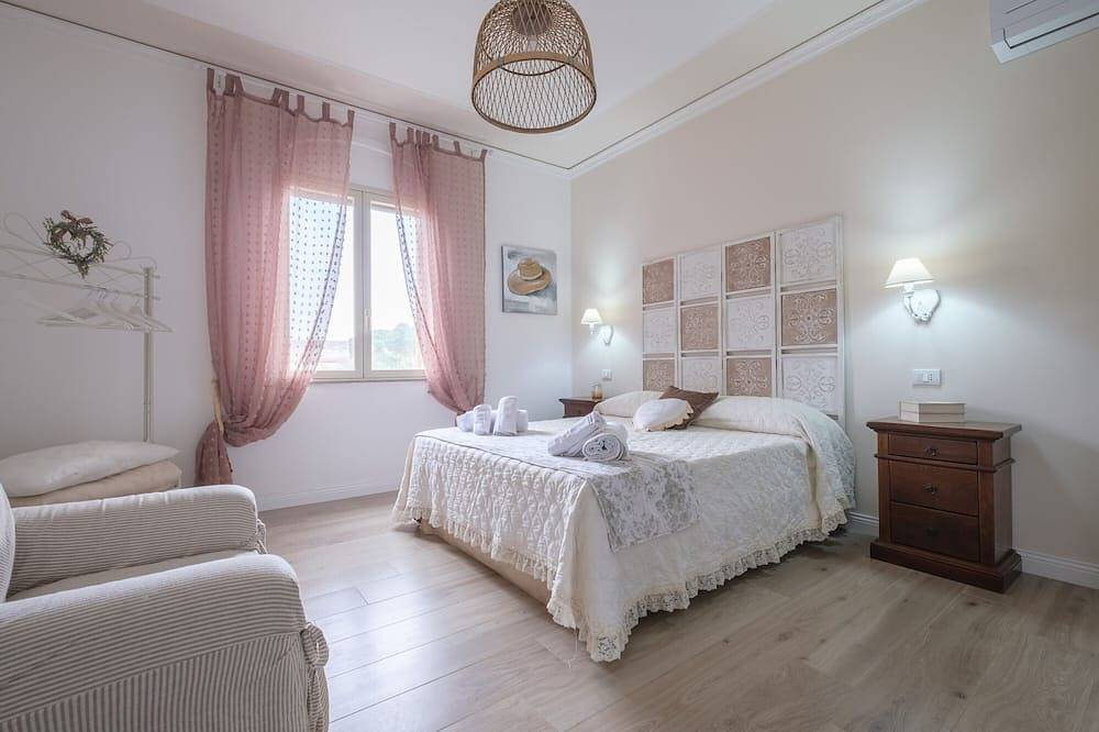 Holiday Home 'Tra Mare e Lago' with Private Terrace, Wi-Fi and A/C in Torre Faro, Messina