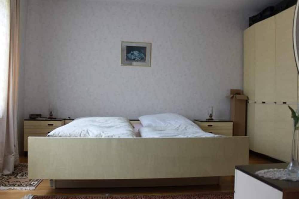Ganze Wohnung, 2-Bett/Fewo, Dusche und Bad, Wc, 1 Schlafräume - Ferienwohnung Altgeld in Westerburg, Westerburg & Umgebung