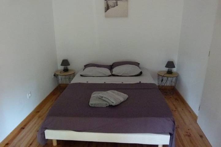 Location de vacances pour 6 personnes, avec terrasse ainsi que jardin et piscine à Pontenx-les-Forges - 2