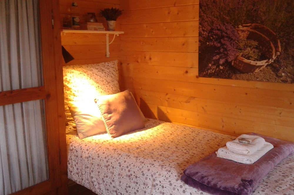 Small wooden hut on the Hilkenberg -Lavendelhütte- for 1-2 persons in the middle of nature in Bodenfelde, Weserbergland