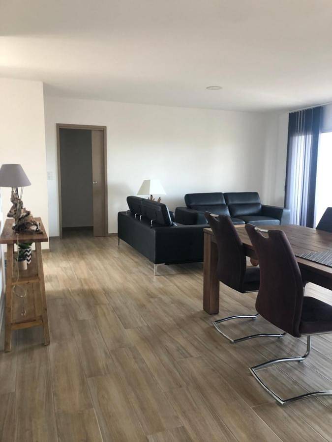 Appartement de vacances pour 4 personnes, avec vue ainsi que jardin et vue sur le lac