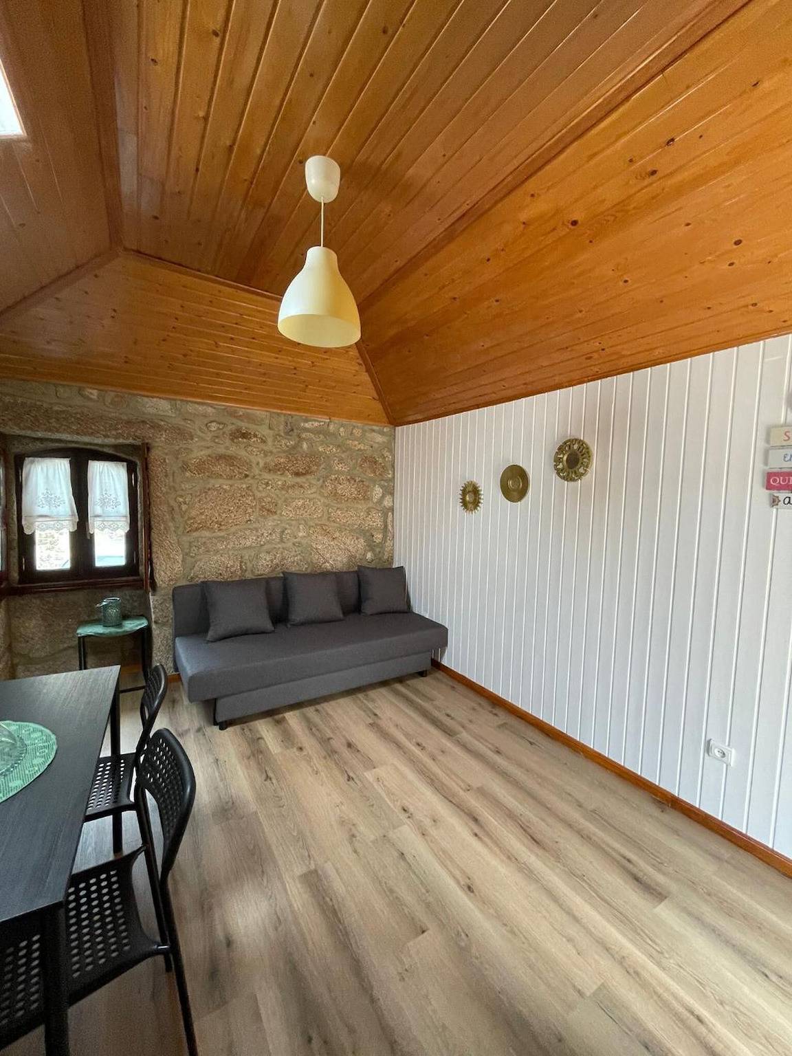 Ferienhaus 'Casa Da Quelha' mit Bergblick, Wlan und Klimaanlage in Britelo, Vale do Lima