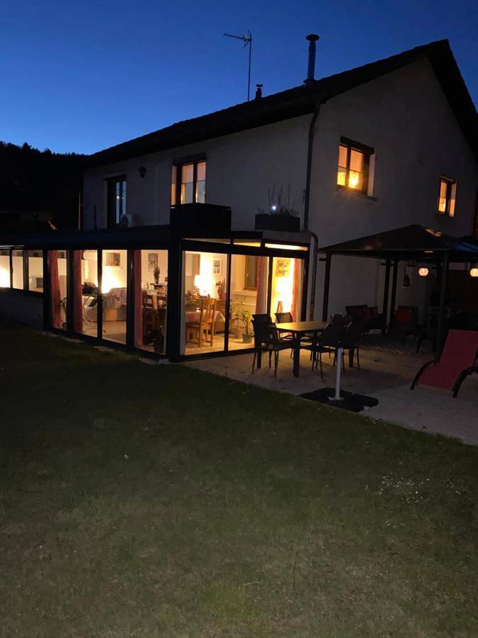 Appartement entier, One-Bedroom Apartment in Marmagne, Région de Montbard