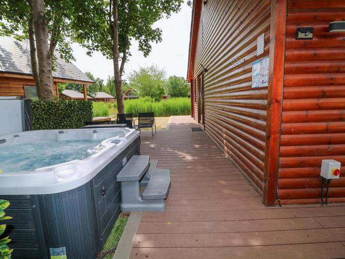 Sunnyside Lodge in Thorpe on the Hill, Lincolnshire