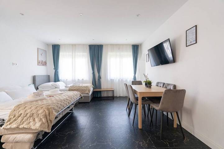 Ganze Wohnung, 65m² • 6 Guests • Self Check-in • Free Parking in Purkersdorf, Traisental
