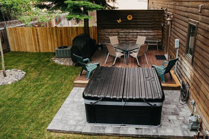 Vacation rental for 6 people, with yard and hot tub in Whitefish