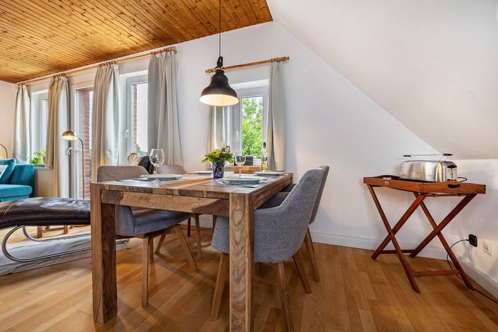 Ganze Wohnung, Ferienwohnung 'Ferienwohnung Abendsonne' mit Gemeinschaftsgarten, Balkon und Wlan in Bendestorf, Nordheide