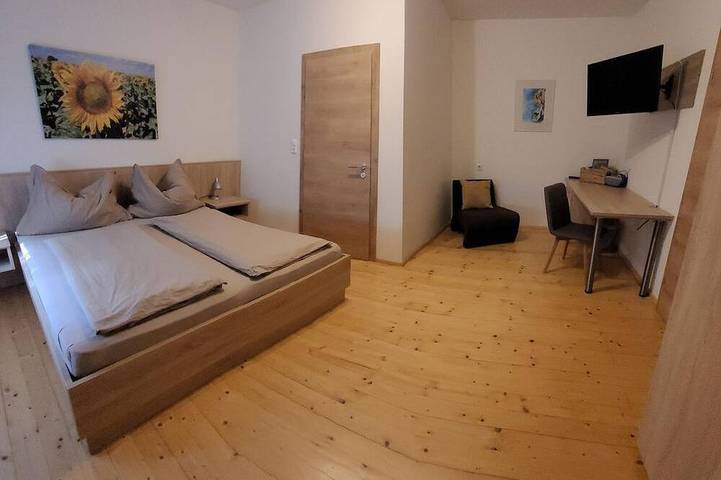 Ganze Wohnung, Vierbettzimmer mit Dusche, Wc - Weingut & Gästehaus Markus Tschida in Apetlon, Neusiedlersee-Hügelland