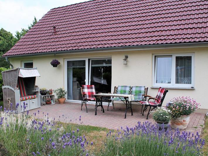 Ferienhaus für 4 Personen, mit Terrasse und Garten in Hohenkirchen