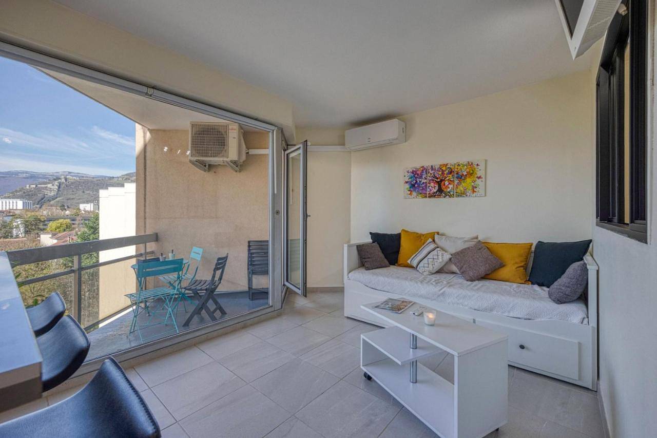 Appartement entier, One-Bedroom Apartment in Meylan, Isère