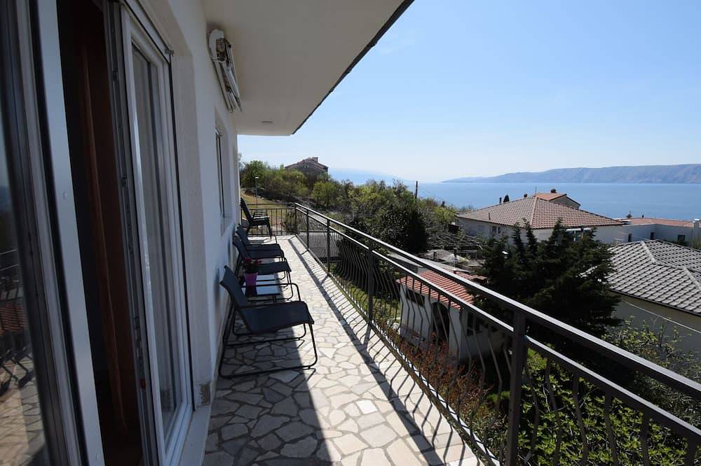 Ganze Wohnung, Apartman Adriana with sea view by Villas Guide in Novi Vinodolski, Primorje-Gorski Kotar