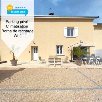 Gîte pour 10 personnes, avec jardin à Colombier-Saugnieu