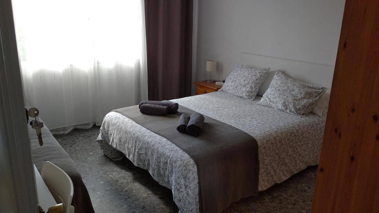 Bnb Lola - Habitacion con Baño privado en el pasillo y aire acondicionado in Puerto Real, Costa de la Luz