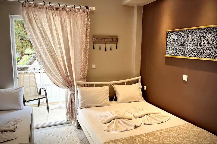 Vacation rental for 3 people, with yard, with pets in Thassos