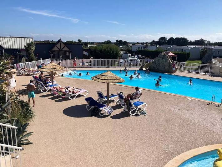 Camping pour 5 personnes, avec piscine ainsi que sauna et terrasse, animaux acceptés dans la Manche - 2