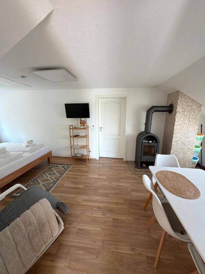 Ganze Wohnung, Im Wald in Gleiszellen-Gleishorbach, Südliche Weinstraße