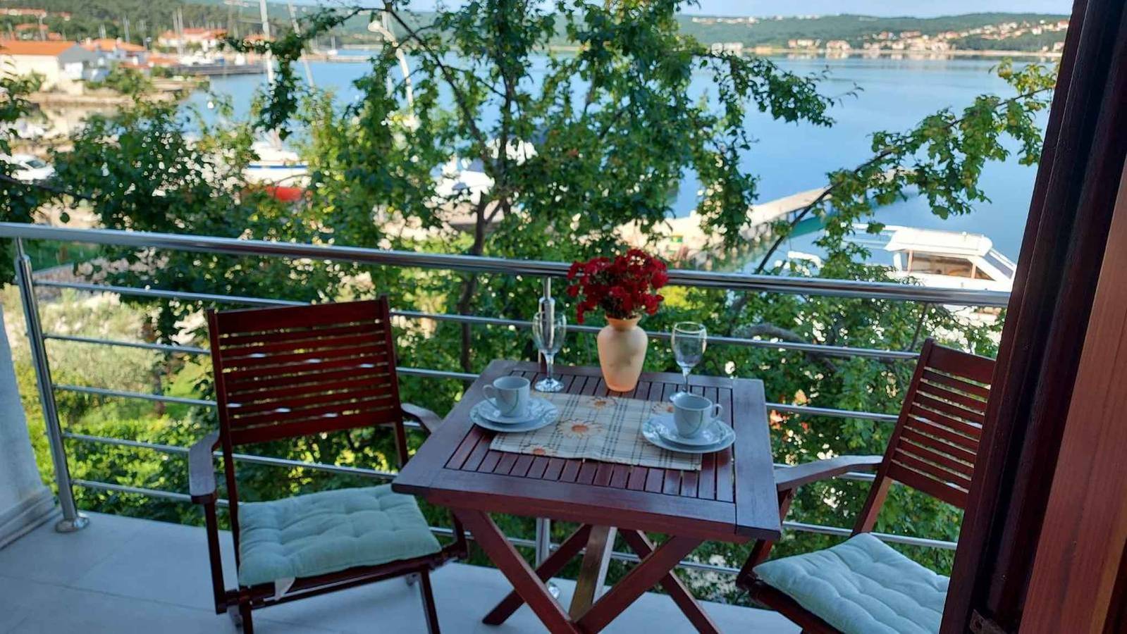 Ganze Ferienwohnung, Ferienwohnung mit Balkon und Meerblick  in Klimno, Krk