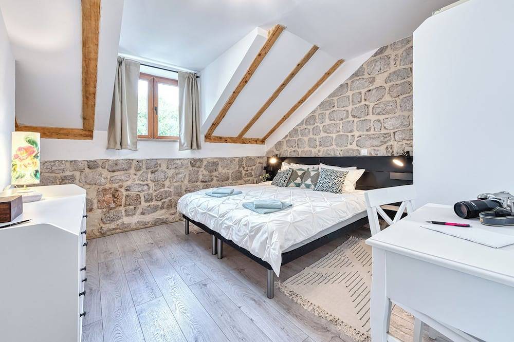 Villa Dovecote with Private Sauna, Jacuzzi & Gym in Ston, Dubrovnik-Neretva