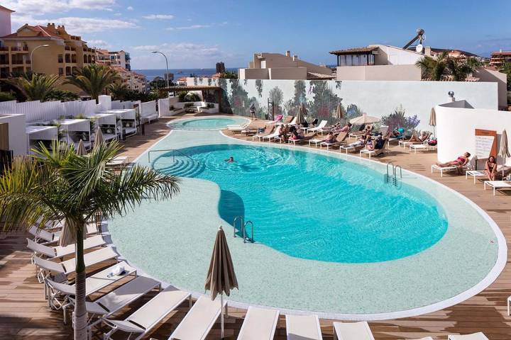 Apartahotel para 4 personas, con piscina además de sauna y jardín, Familias con niños en Los Cristianos