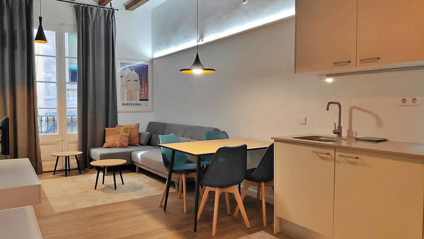 Ganze Wohnung, S3.Mercat Sant Antoni - Central Location. Metro L2 in Barcelona Zentrum, Barcelona
