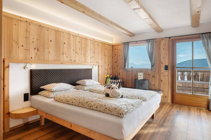 Room 'Blau' with Shared Terrace, Shared Garden and Wi-Fi in Villanders, Sarntal Alps