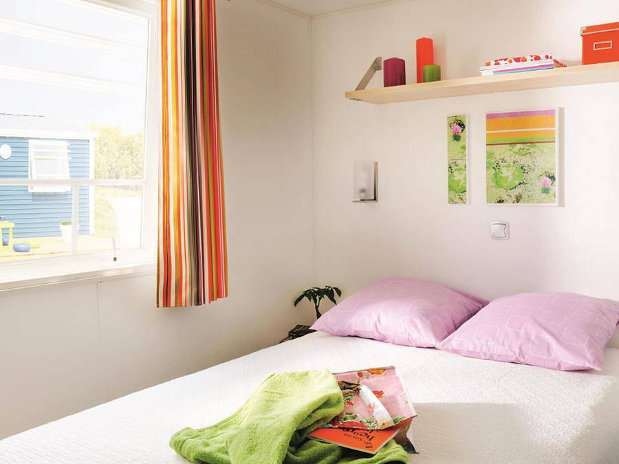 Flower Camping Les Ondines - Mobilhome 4 personas - Confort 27m² 2 habitaciones + terraza semicubierta 18m² + Tv + Clim in Souillac, Lot