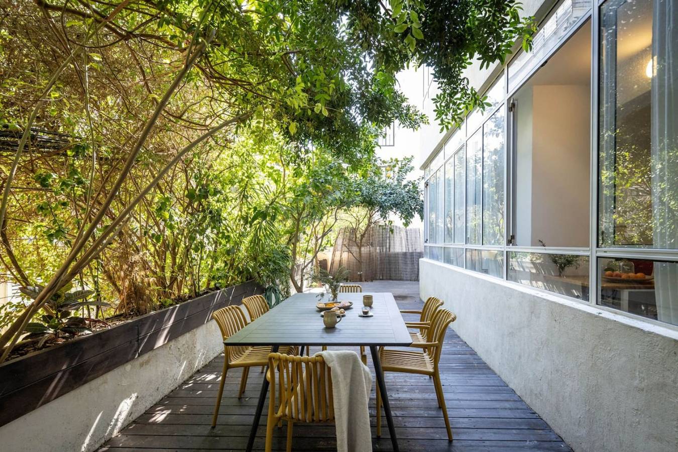 Entire apartment, Bauhaus Sea-Side Garden Haven by Sea N' Rent in Tel Aviv, Tel Aviv District