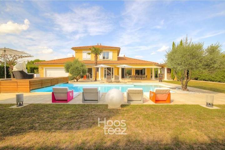 Maison de vacances pour 8 personnes, avec Terrasse ainsi que Jardin et Piscine
