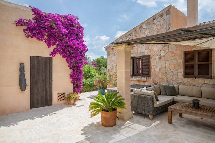 Finca 'Can Llop' mit Bergblick, Wi-Fi und Klimaanlage in Campos, Mallorca Süden