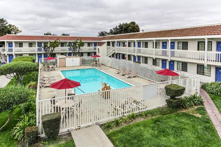 Hôtel pour 2 personnes, avec piscine ainsi que terrasse et jardin, animaux acceptés - 1