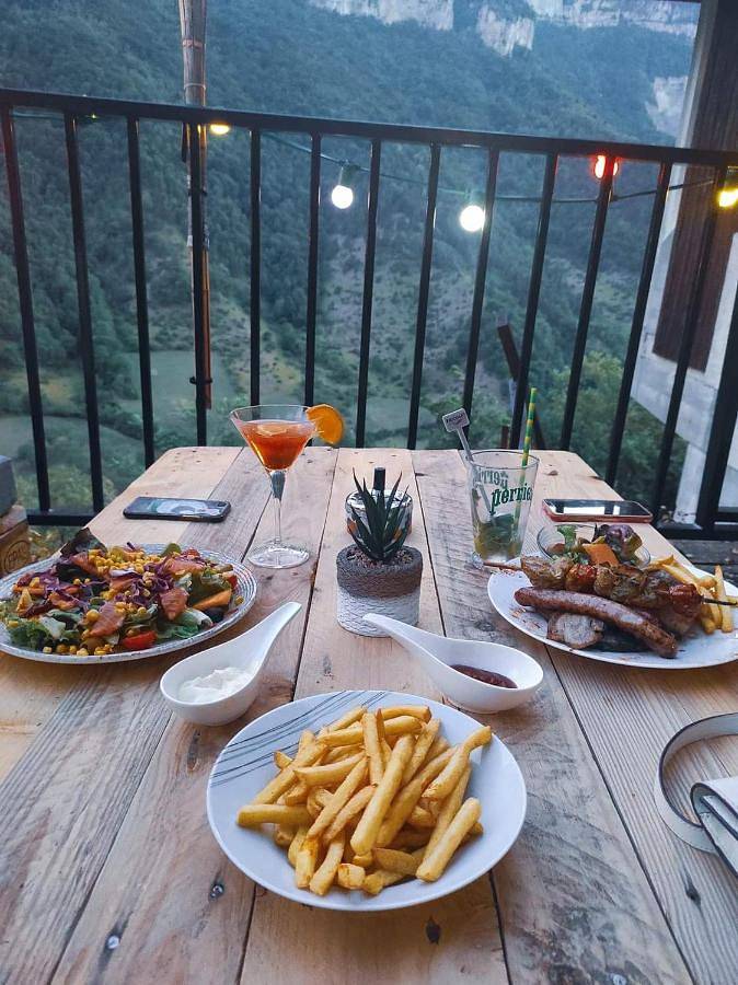 Hôtel pour 2 personnes, avec terrasse dans Échevis - 4